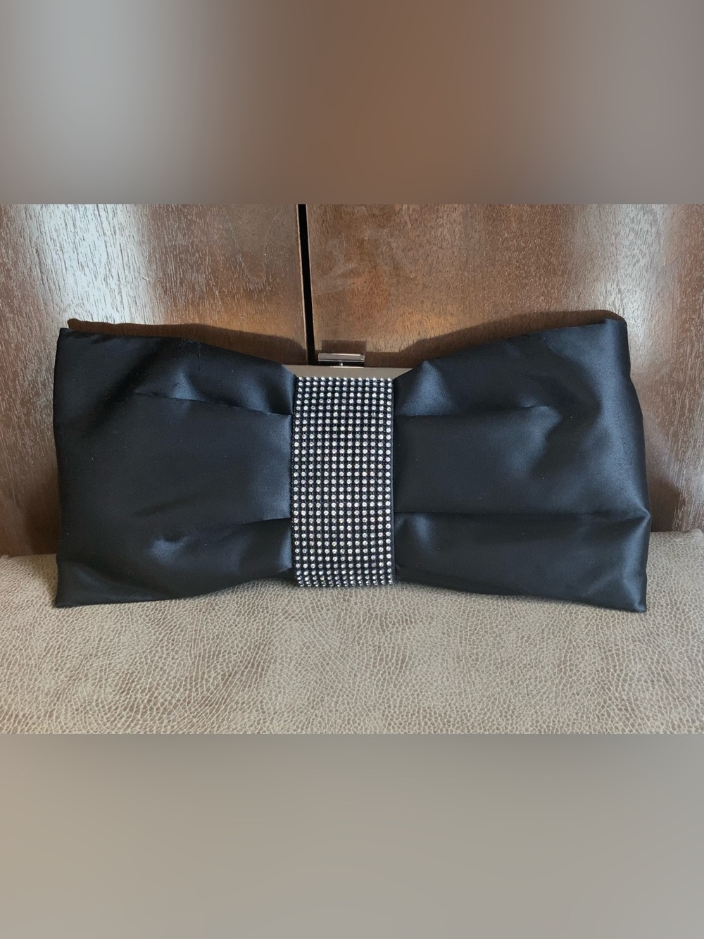 OLGA BERG Bow Clutch/Handbag